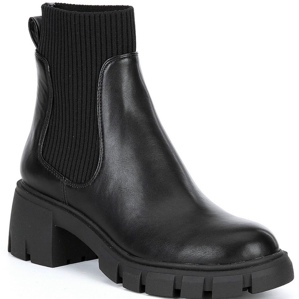 Steve Madden Hayle Boot- Size 6
